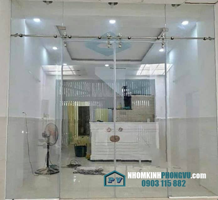 Lắp đặt cửa, vách kính cường lực 2 cánh mở quay tại quận tân phú,  tân bình tphcm 
